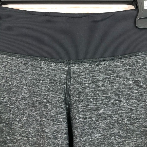 Lululemon Clam Digger II Heathered Deep Coal Crop Shorts - Picture 4 of 8